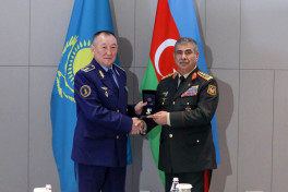 Azerbaijani and Kazakh defense ministers met in Almaty -VIDEO 