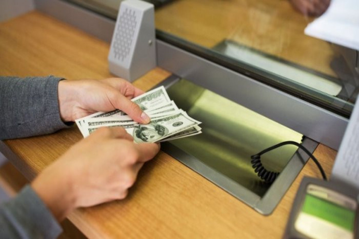 Nearly AZN 1 billion transferred to Azerbaijan via fast money transfers this year