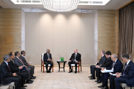 Azerbaijani President Ilham Aliyev met with Maldivian President in Tianjin -UPDATED 