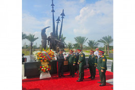 Azerbaijani Defense Minister pays official visit to Vietnam