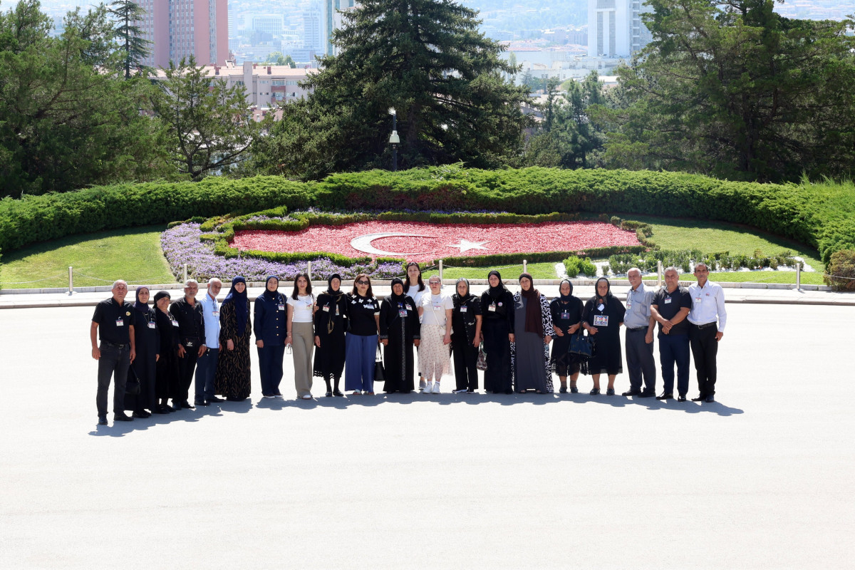 Azerbaijani martyr families visit Ankara at invitation of Turkish defense minister