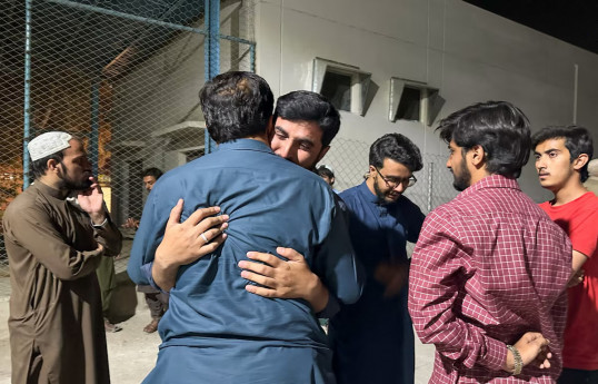 Bomb blast kills 11 at rally in southwestern Pakistan, officials say