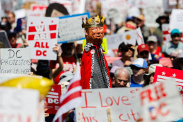 Washington DC residents protest against Trump's troop deployment to the city-PHOTO 