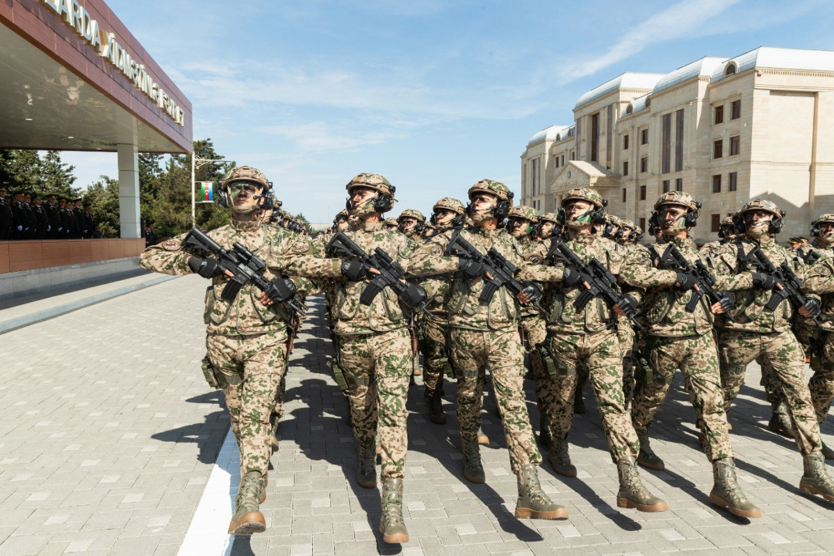 Azerbaijani parliament discusses new draft law on Internal Troops