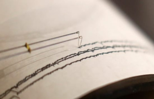 Strong earthquake strikes Evia island, felt in Athens