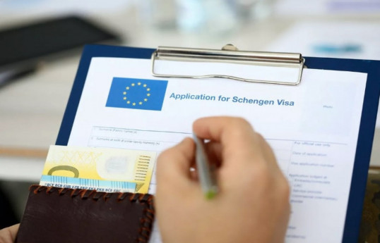 Germany urges tighter visa rules for Russian citizens