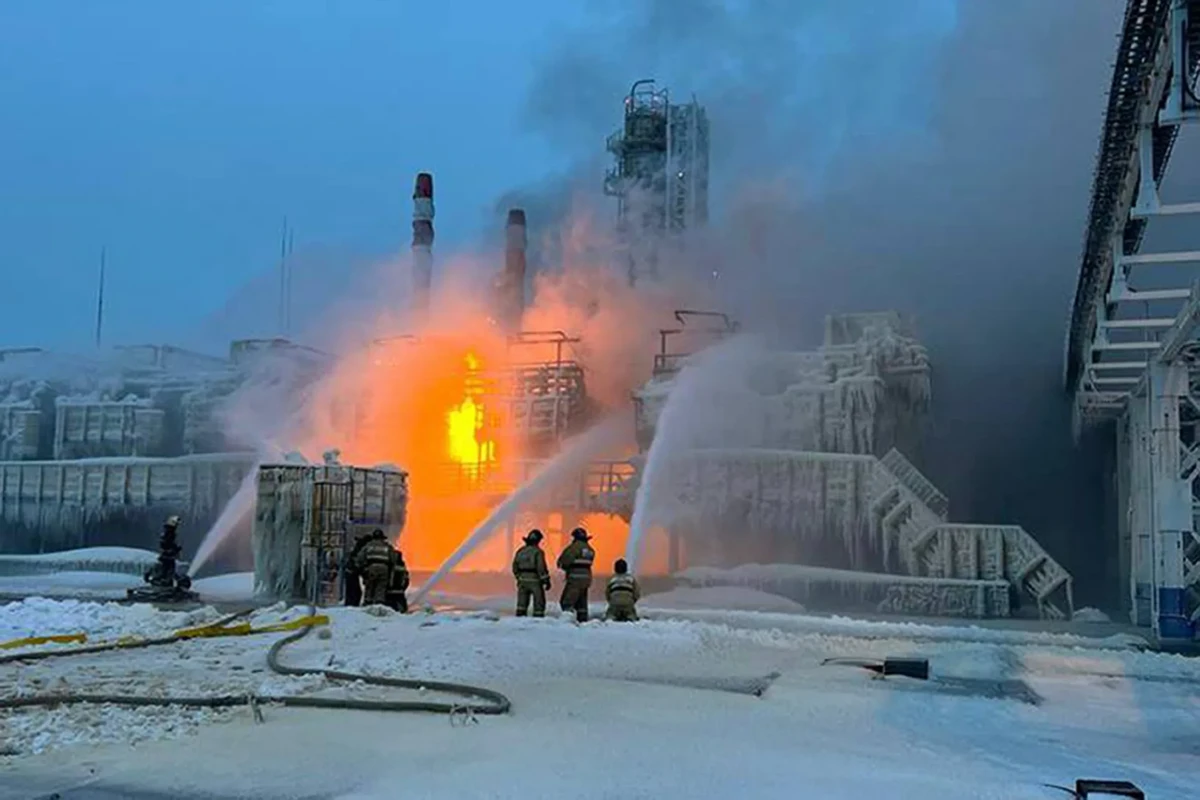 Ukraine claims strike on major oil refinery in Russia