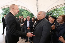 President Ilham Aliyev met with residents of Girmizi Bazar, Hadrut settlements, and Sos village-UPDATED 