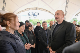 President Ilham Aliyev met with residents of Girmizi Bazar, Hadrut settlements, and Sos village-UPDATED 