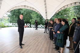 President Ilham Aliyev met with residents of Girmizi Bazar, Hadrut settlements, and Sos village-UPDATED 