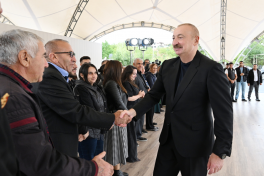 President Ilham Aliyev met with residents of Girmizi Bazar, Hadrut settlements, and Sos village-UPDATED 