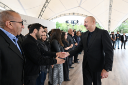 President Ilham Aliyev met with residents of Girmizi Bazar, Hadrut settlements, and Sos village-UPDATED 
