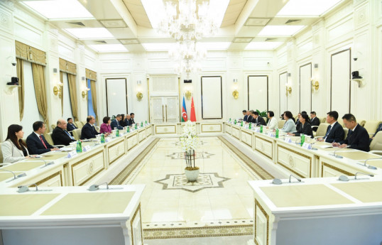 Discussion on co-op between parliaments of Azerbaijan and China held