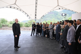 President Ilham Aliyev met with residents of Badara, Dashbulag, Seyidbayli and Shushakand villages of Khojaly-PHOTO -UPDATED 