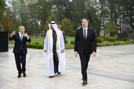 Presidents of Azerbaijan and United Arab Emirates viewed bullet-riddled monuments of prominent Azerbaijani figures in Shusha -PHOTO 