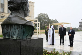 Presidents of Azerbaijan and United Arab Emirates viewed bullet-riddled monuments of prominent Azerbaijani figures in Shusha -PHOTO 
