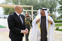 Presidents of Azerbaijan and United Arab Emirates viewed bullet-riddled monuments of prominent Azerbaijani figures in Shusha -PHOTO 