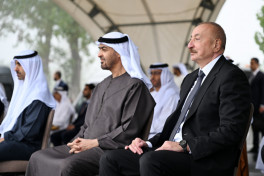 Presidents Ilham Aliyev and Sheikh Mohamed bin Zayed Al Nahyan watched Karabakh horses show at Jidir Duzu