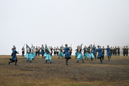 Presidents Ilham Aliyev and Sheikh Mohamed bin Zayed Al Nahyan watched Karabakh horses show at Jidir Duzu