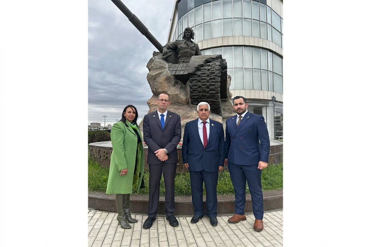Israel’s ambassador visits monument of Azerbaijan’s National Hero Albert Agarunov