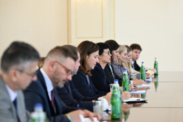 President Ilham Aliyev received European Commissioner for Enlargement