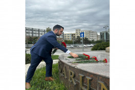 Israel’s ambassador visits monument of Azerbaijan’s National Hero Albert Agarunov