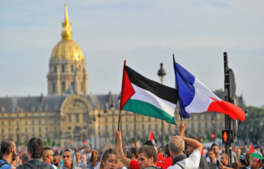 France tells mayors not to fly Palestinian flag before UN statehood recognition