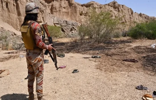 Blasts kill at least 11 in southwestern Pakistan