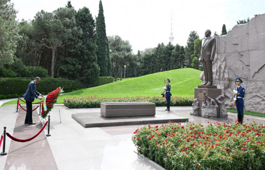 Rwandan President visits Alleys of Honor and Martyrs-UPDATED 