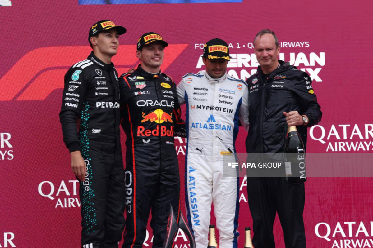 Formula 1 winner awarded-PHOTO 