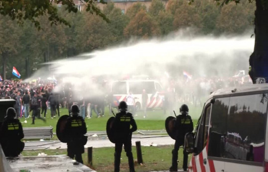 Dutch police use tear gas against anti-immigration protesters, 30 arrested-VIDEO 