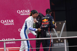 Formula 1 winner awarded-PHOTO 