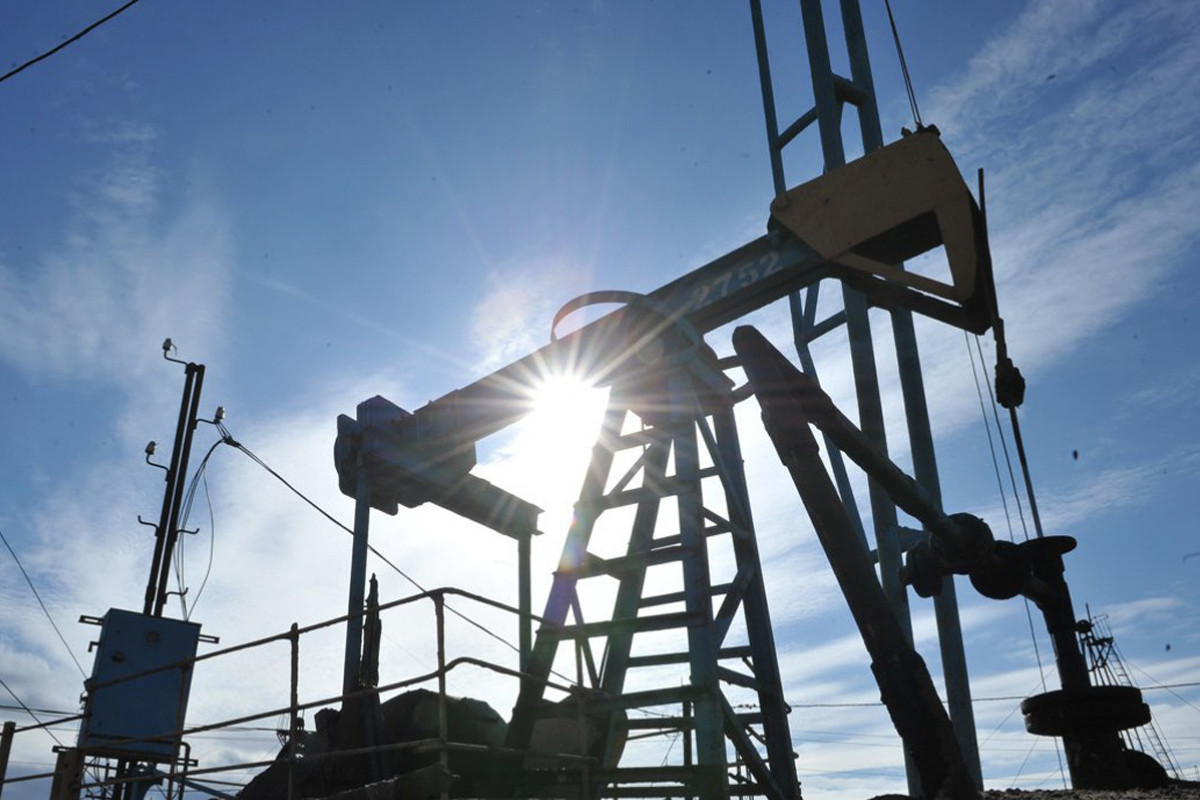 Oil gains as tension flares in Europe, Middle East
