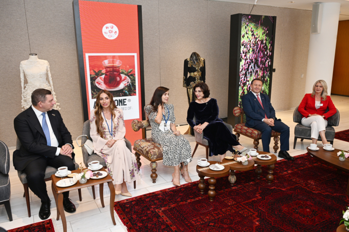 Leyla Aliyeva, head and founder of IDEA, and Arzu Aliyeva participated in the “Treasures Behind the Doors of Anatolia” exhibition in New York
