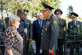 Chief of General Staff visits grave of Azerbaijan National Hero in Belarus -PHOTO 