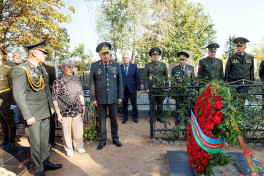 Chief of General Staff visits grave of Azerbaijan National Hero in Belarus -PHOTO 