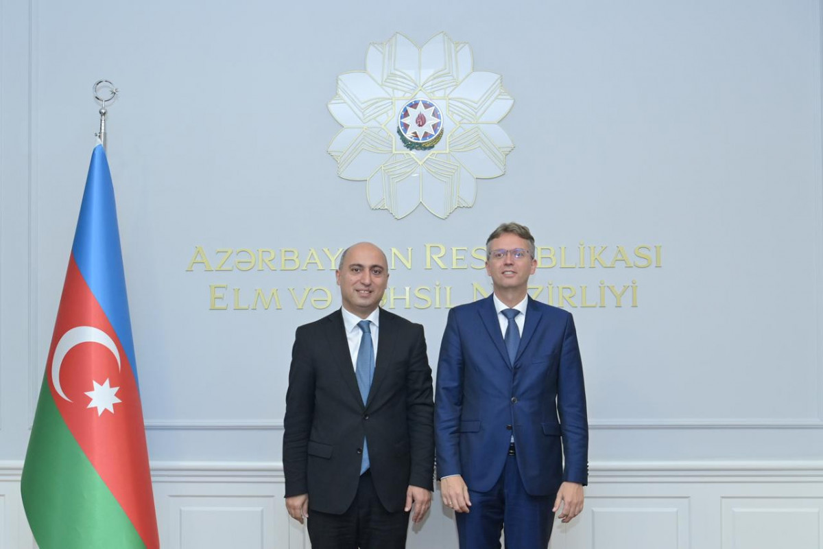 Azerbaijani and Hungarian ministers discuss prospects for cooperation in science and education