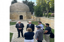 Descendants of poet Imadeddin Nasimi visit Shahkhandan mausoleum -PHOTO 