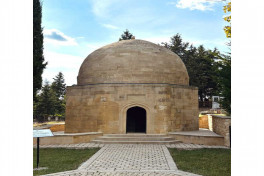 Descendants of poet Imadeddin Nasimi visit Shahkhandan mausoleum -PHOTO 
