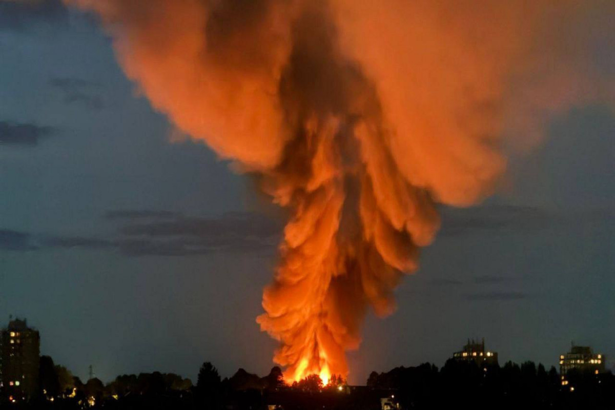 Powerful explosion rocks Swindon, UK-VIDEO 
