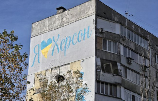 Russia conducts large-scale airstrike on Kherson region, causing casualties and destruction