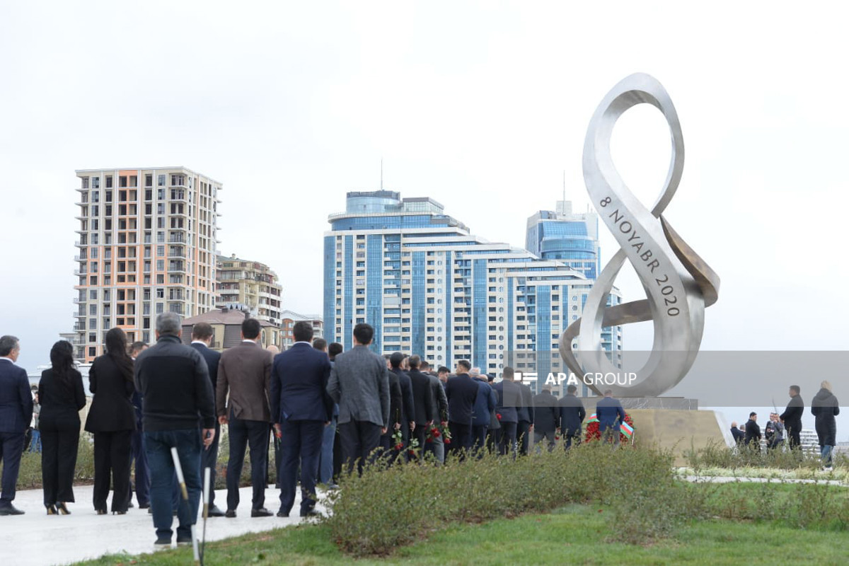 Azerbaijani people commemorate martyrs of the Patriotic War-PHOTOSESSION 