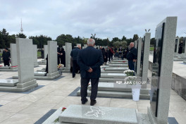 Second Alley of Martyrs is visited on Day of Remembrance-PHOTO 