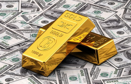Gold hits record high, set for best month in 14 years on safe-haven rush