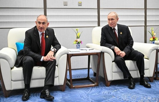 Armenian Prime Minister Nikol Pashinyan and Russian President Vladimir Putin