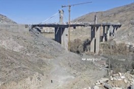 Footage of bridge connecting Karaj and Tehran bombed by Israel and US
