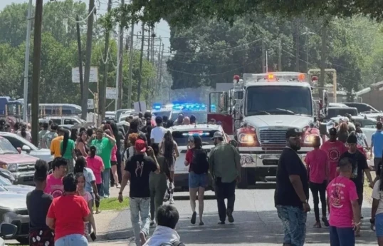 Car ploughs into crowd at Louisiana festival, injuring 15