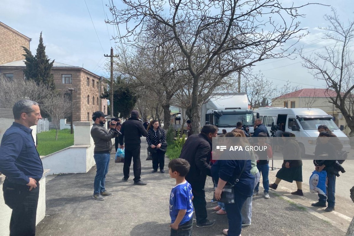 Azerbaijan relocates another group of former IDPS to Khojavend, families receive house keys -UPDATED-1 -PHOTO 