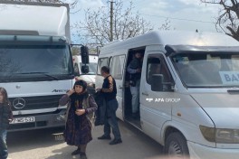 Azerbaijan relocates another group of former IDPS to Khojavend, families receive house keys -UPDATED-1 -PHOTO 