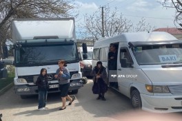 Azerbaijan relocates another group of former IDPS to Khojavend, families receive house keys -UPDATED-1 -PHOTO 
